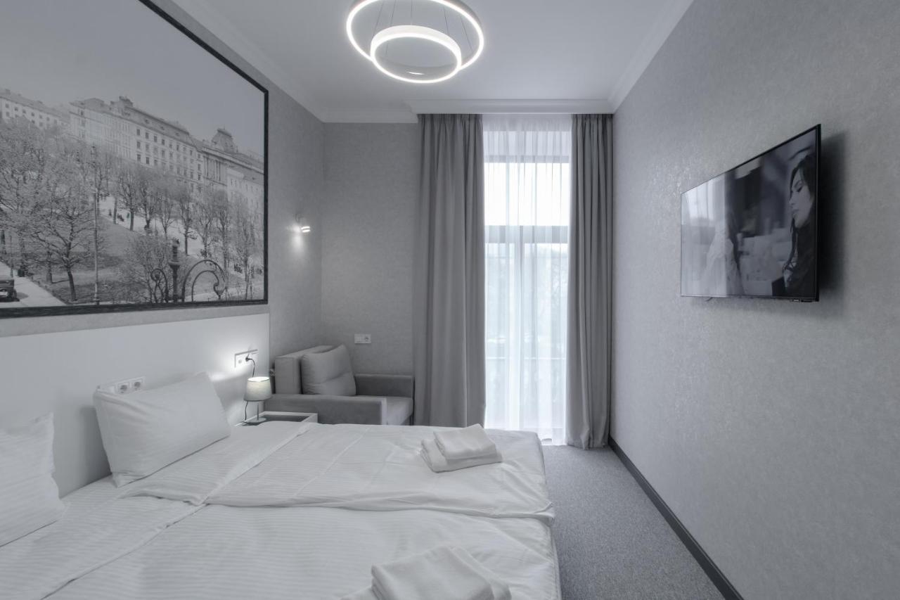 Opera Passage Hotel & Apartments Lviv Extérieur photo