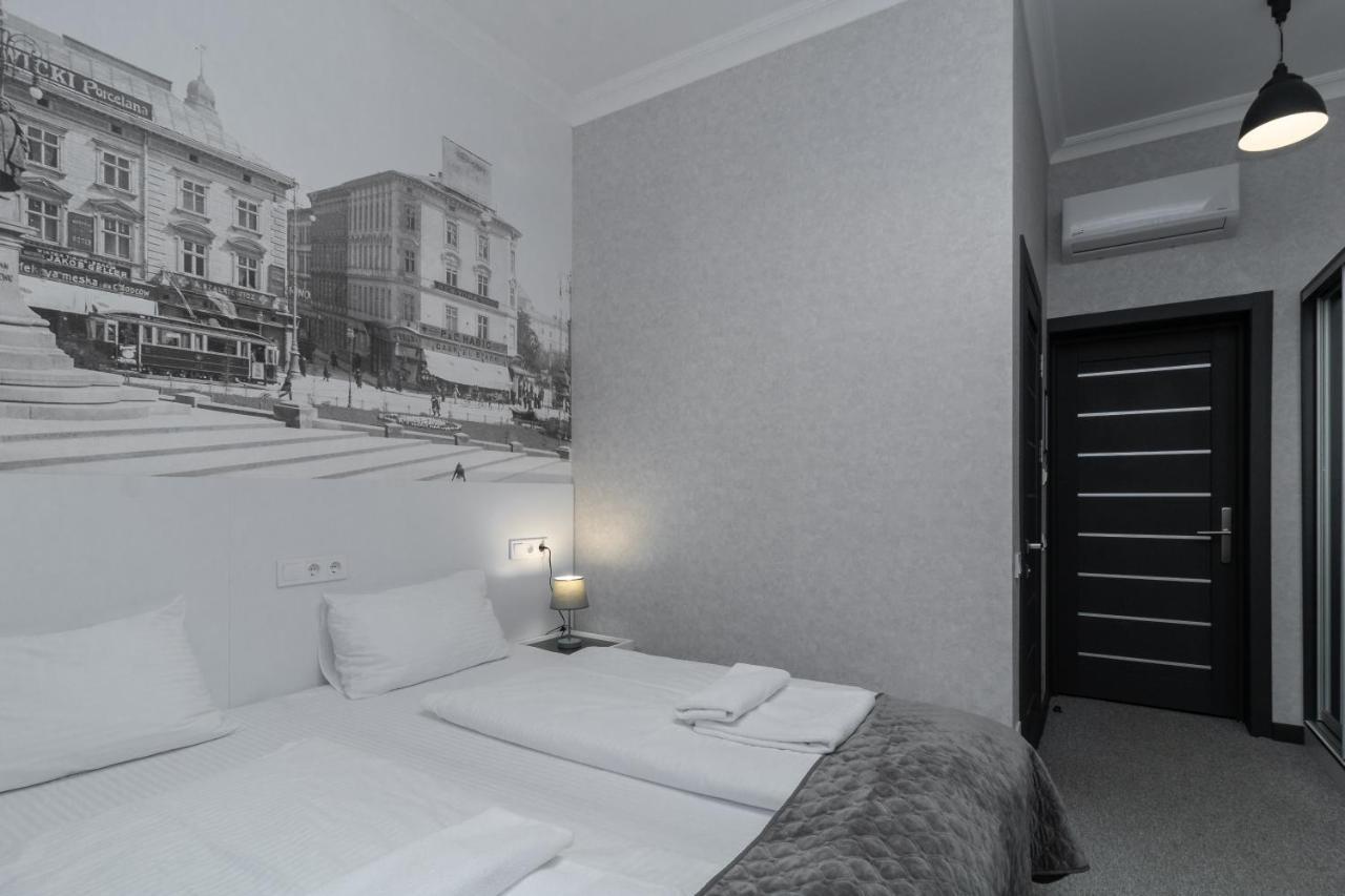 Opera Passage Hotel & Apartments Lviv Extérieur photo