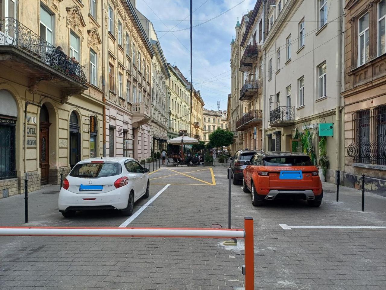 Opera Passage Hotel & Apartments Lviv Extérieur photo
